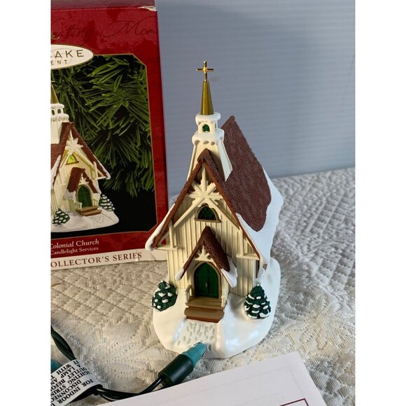 Hallmark Colonial Church Magic light candlelight church with box - New - Picture 2 of 10